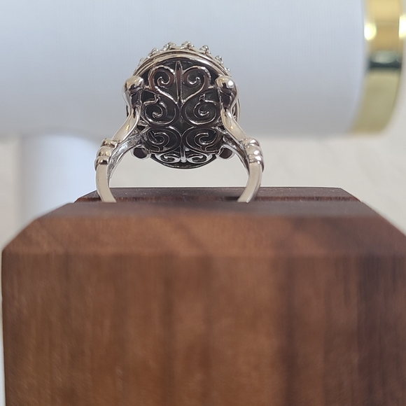 Silver and Swarovski light blue crystal ring. Only worn once! - Picture 8 of 15